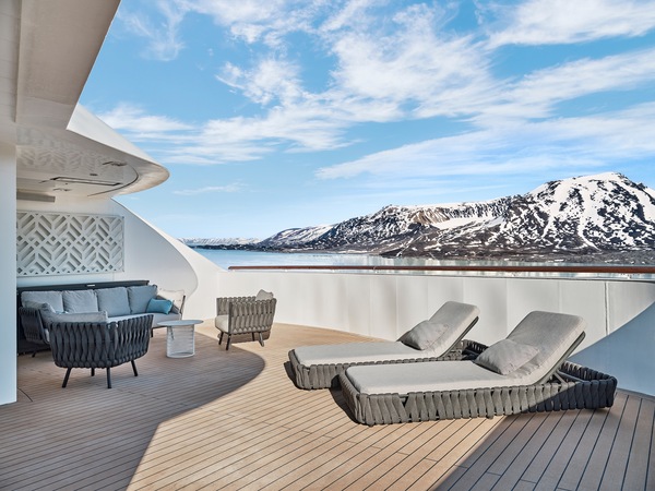 SILVERSEA Silver Endeavour Owners Suite 6.jpg